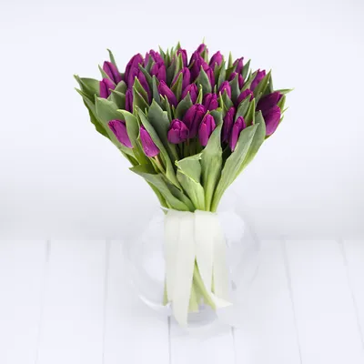 Букет из фиолетовых тюльпанов (25шт) за 2890р. Позиция № 1779