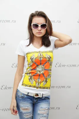 Белая футболка Gucci с декорирования дырками: купить женские футболки в  интернет магазине Studio Fashion в Киеве и Украине – код товара 38386
