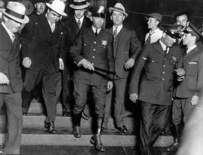 Черно-белые фотографии жестокого мира гангстеров Америки 1930-х годов -  ЯПлакалъ