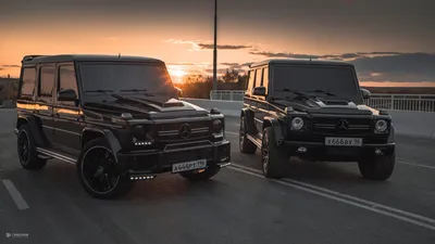 Обои на рабочий стол Автомобиль внедорожники, Mercedes G63 AMG, Мерседес,  гелик, красный, Гелендваген на площадке возле здания, обои для рабочего  стола, скачать обои, обои бесплатно