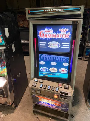 Новые игровые автоматы в казино. Современные слоты в зале казино.  Редакционное Фотография - изображение насчитывающей машина, светяще:  184895182