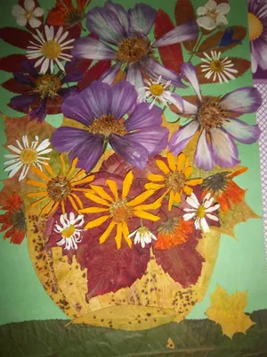 Цветочная бабочка из сухих листьев и цветов | Премиум Фото