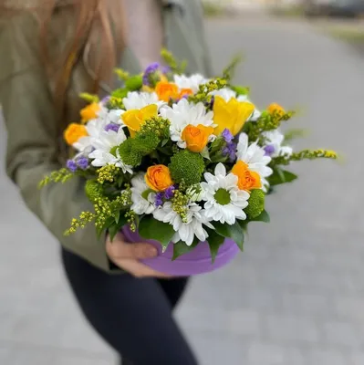 Цветы в коробке K-28 купить по цене 3250.00 руб. с доставкой по Туле –  интернет-магазин «Расцветочка»