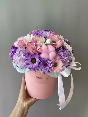 Купить Авторский букет цветов в нежных тонах + ваза в подарок в  Южно-Сахалинске по цене 3 890 ₽ с доставкой