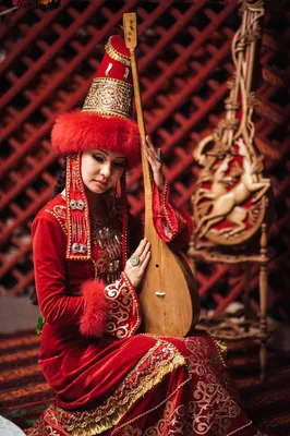 Казахская девушка в национальном костюме рисунок - фото и картинки  abrakadabra.fun