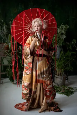 Пляжный халат кимоно MIA-Amore MAKHAON МАХАОН 1779 в Москве. Цена 3500 руб.  Цвет - бежевый.