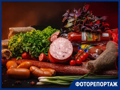 жареные колбасы с горчицей и хреном. чешская пивная закуска Стоковое  Изображение - изображение насчитывающей мясо, хрен: 221554719