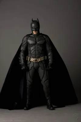 Фанат воссоздал 70-килограммовый костюм Бэтмена из игр Arkham