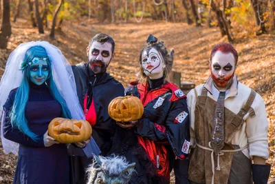 Образы Хэллоуина, традиционные костюмы, наряды, страшная одежда и мейкап,  косплей.
