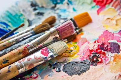 Кисти,краски и цветные карандаши для рисования Stock Photo | Adobe Stock
