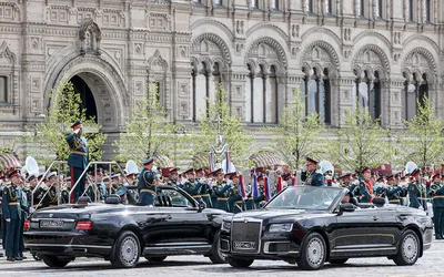 На Красной площади задержали блогершу за фотосессию с икрой и баранками -  Москвич Mag