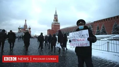 На Красной площади задержали девушек за фотосессию с красной икрой