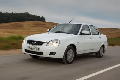 Lada Priora получила новую версию с чёрной крышей. Фото - КОЛЕСА.ру –  автомобильный журнал