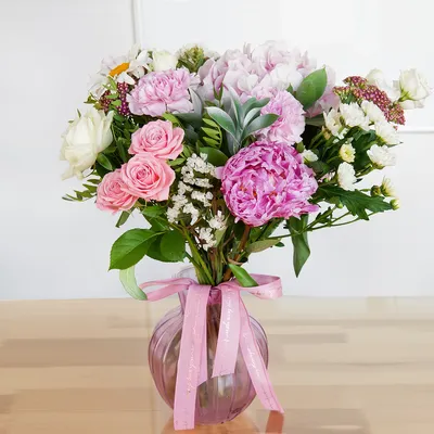 Букет из летних цветов» с розами, маттиолой и лизиантусами - купить в  Нальчике за 7 390 руб