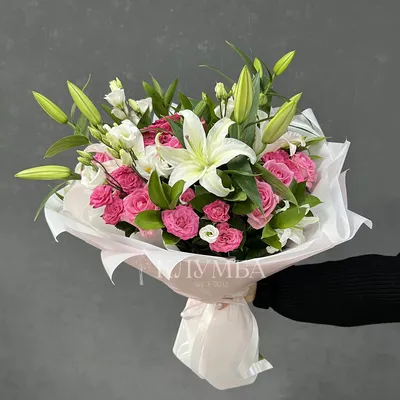 Букет цветов «Лилии с розами» заказать с доставкой в Краснодаре по цене 7  070 руб.