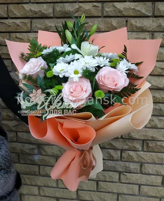 Букет цветов лилии и розы – купить с доставкой в Москве