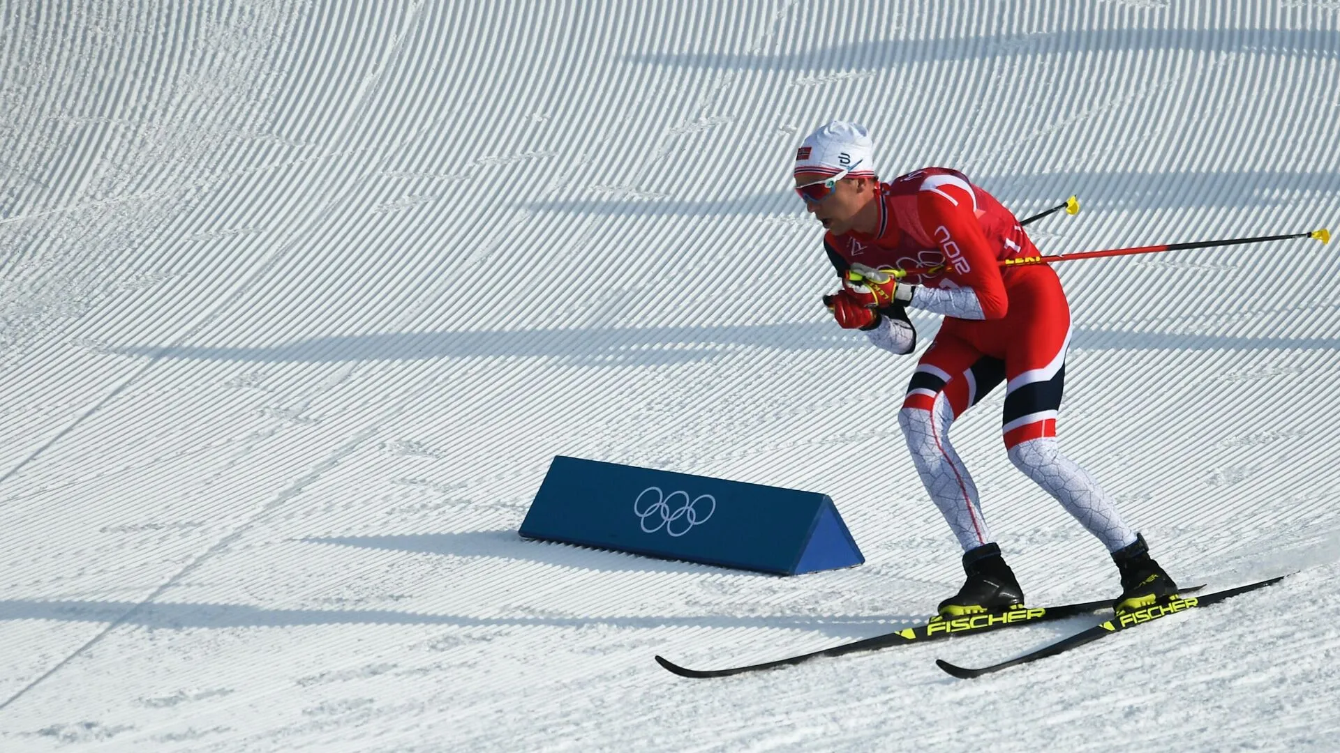 Старт в индивидуальных гонках лыжников. Тенсет лыжник. Лыжные гонки Клебо. Лыжные гонки Норвегия. Лыжная сборная Норвегии.
