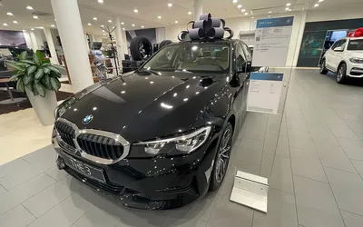 Шикарная машина BMW на трассе, …» — создано в Шедевруме