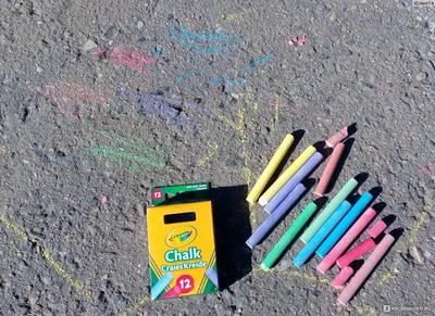 Рисунки на асфальте на тему: \"Мое счастливое детство\". Работы детей 4-5  лет. Рисование цветными мелками на асфальте является не просто… | Instagram