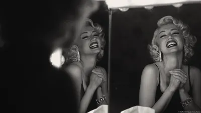 20 редких фото Мэрилин Монро: какие трагедии актриса скрывала за лучезарной  улыбкой