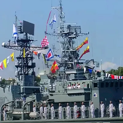 Автотор» поздравил моряков-балтийцев подшефного МРК «Серпухов» с пятилетним  юбилеем корабля - KaliningradToday