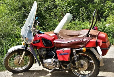 Мотоциклы: Масштабная модель 1:24 Советский мотоцикл ИЖ \"Планета 4\" с  журналом №33 \"Наши Мотоциклы\" (MODIMIO Collections)