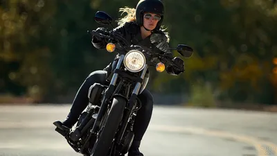 Картинки мотоцикл, девушки, осень - обои 1680x1050, картинка №417870