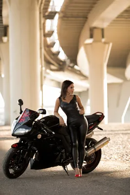 Девушки с мотоциклом - красивые фото