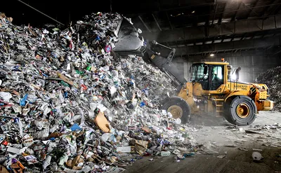Горы мусора и зловоние: дома на проспекте утопают в отходах (ФОТО) —  Новости Хабаровска