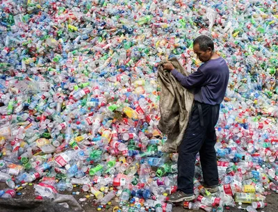 Вновь горы мусора на улицах Неаполя