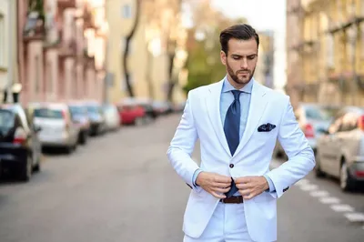 Купить деловой мужской костюм тройка, цвет светло синий в интернет-магазине  - Gentleman - бутик мужских костюмов №1
