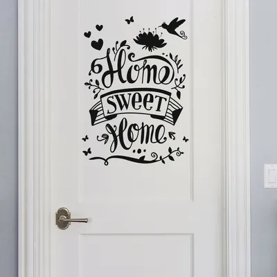 Надпись на стене на английском \"Home sweet home\"