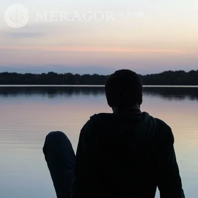 MERAGOR | Силуэт мужчины со спины на аву