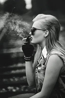 Девушка с сигаретой картинки - 78 фото