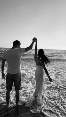 Море пляж любовная пара закат» — создано в Шедевруме
