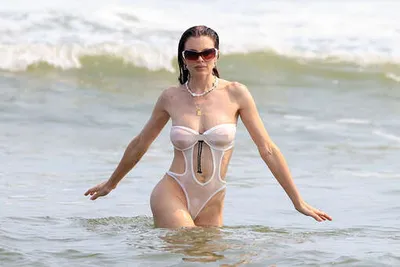 Тодоренко вызвала ступор у подписчиков, выйдя на пляж в этом купальнике -  PriamurMedia.ru