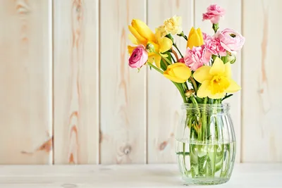 Букет цветов Тюльпан 8 марта Рабочий стол, тюльпан, Аранжировка цветов,  ваза, цветок png | Klipartz