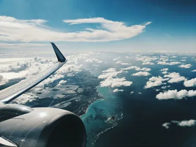 Чем можно заняться в самолёте при длительном перелёте, если скучно, —  Яндекс Путешествия