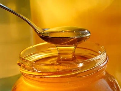 Мед в стеклянном опарнике, сот, цветень Продукты пчеловодства Стоковое  Изображение - изображение насчитывающей померанцово, природа: 124006101