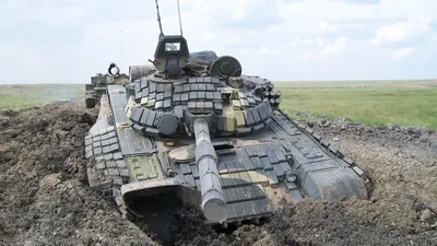 Объекты игрушки танков изолировали воинскую тему Стоковое Фото -  изображение насчитывающей игра, пластмасса: 110969342