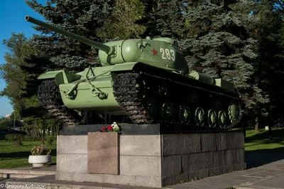В Ноябрьске установили «заслуженного ветерана» — танк Т-34 | Север-Пресс