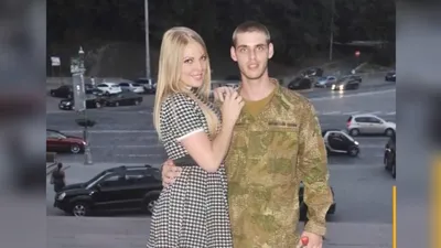 Украинка поставила на заставку фото незнакомого киборга, а потом вышла за  него замуж (видео). Читайте на UKR.NET