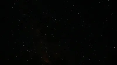 Красивое небо звездной ночи с млечным путем и водой Стоковое Изображение -  изображение насчитывающей рис, звёздно: 99802559