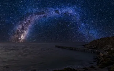 Удивительное Звездное Небо Над Морем Ночью стоковое фото ©NewAfrica  667933358