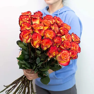 Желто-оранжевые розы Голландия 90 см шт. купить с доставкой по Краснодару