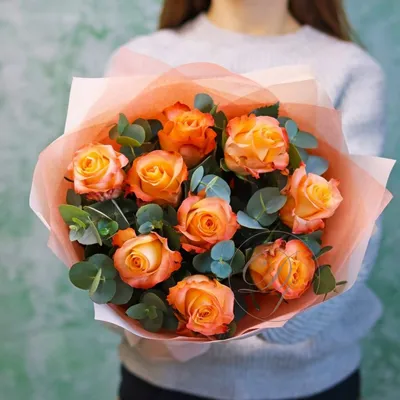 Букет 21 кустовая оранжевая роза с доставкой в Санкт-Петербурге.