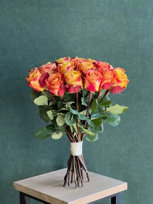 51 оранжевая роза в коробке заказать в интернет-магазине Роз-Маркет в  Краснодаре по цене 7 900 руб.