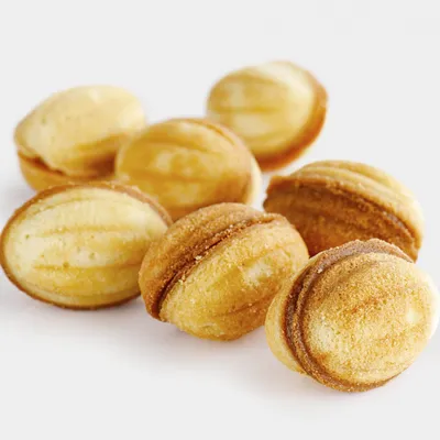 Золотые орешки - шоколадные изделия с логотипом | TRINITARIO
