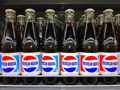 Пепси Кола Может На Белом — стоковые фотографии и другие картинки Без людей  - Без людей, Белый, Бутылка - iStock