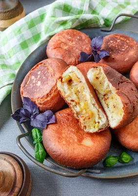 Пирожки с вареньем в духовке из дрожжевого теста рецепт с фото пошагово -  1000.menu